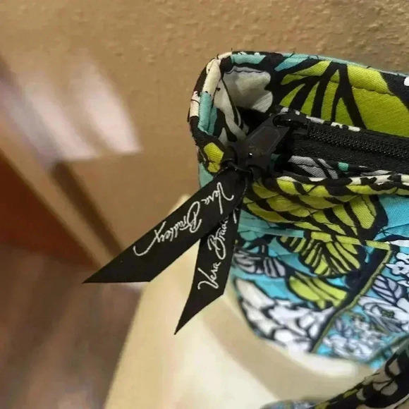 Vera Bradley retired island Bloom pattern - Picture 5 of 5